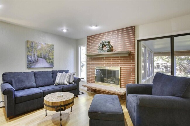 Building Photo - 1908 Pawnee Dr