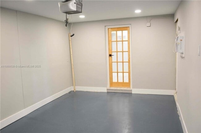 Building Photo - 3130 Pierce St