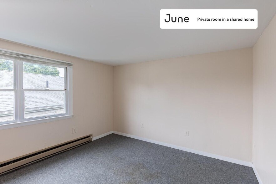 Building Photo - Room in Shared 5 bed/2 bath home