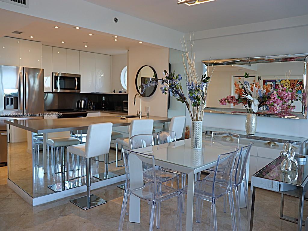 Building Photo - 226 Ocean Dr