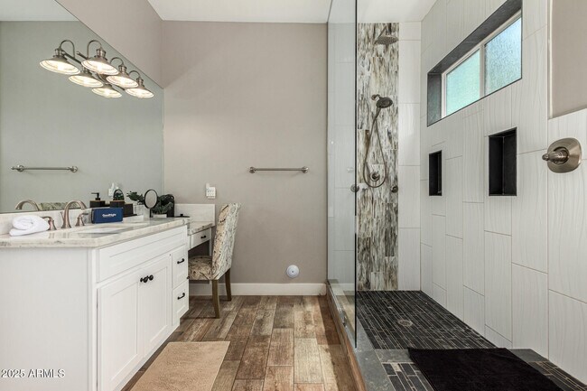 Building Photo - 4227 N 68th St