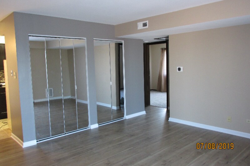 Building Photo - 14785 Lake View Dr