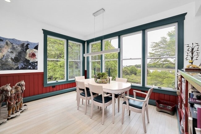 Building Photo - 17 Bourne Point Rd