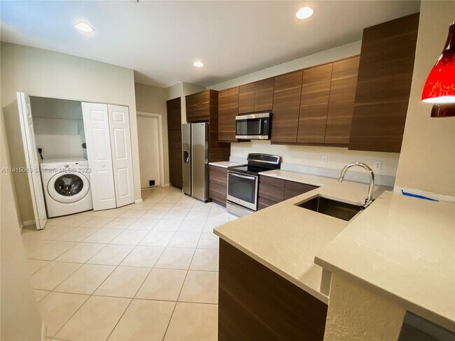 Building Photo - 4272 Vineyard Cir