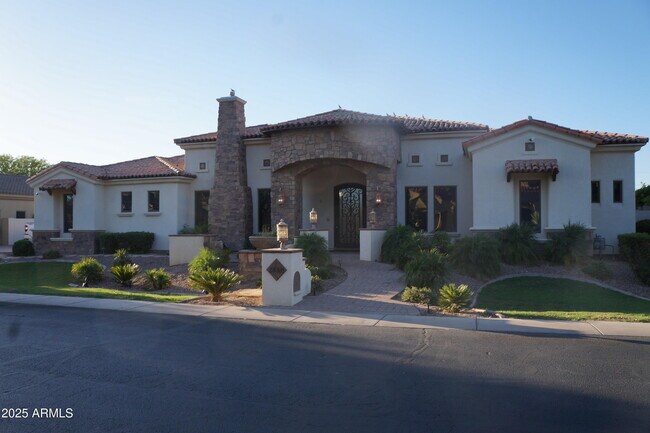 Primary Photo - 2840 E Jade Pl