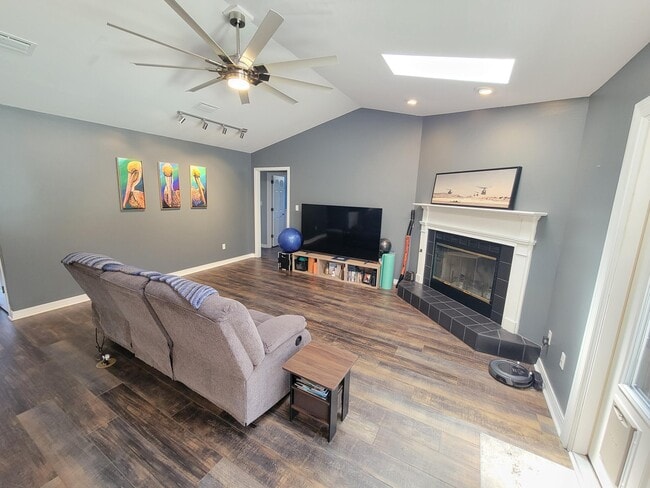 Building Photo - 3902 India Cove