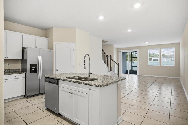 Building Photo - 165 Redbud Rd
