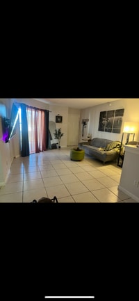 Building Photo - 150 Santa Clara Dr