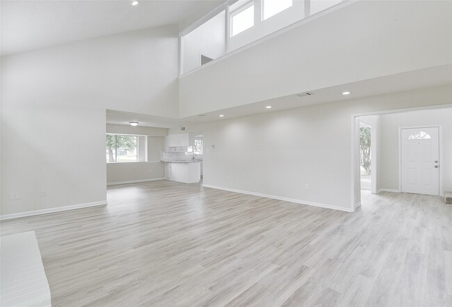Building Photo - 122 S Diamondhead Blvd