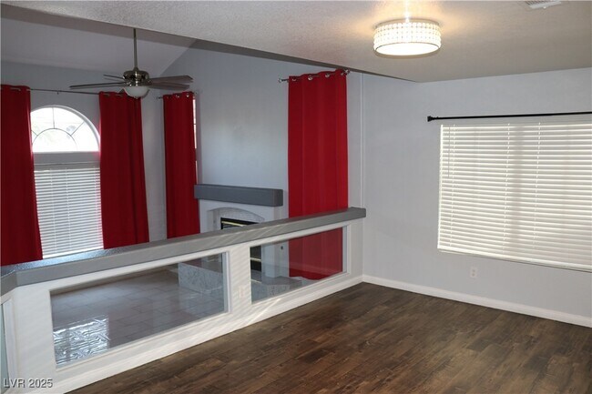 Building Photo - 3733 Deer Flats St