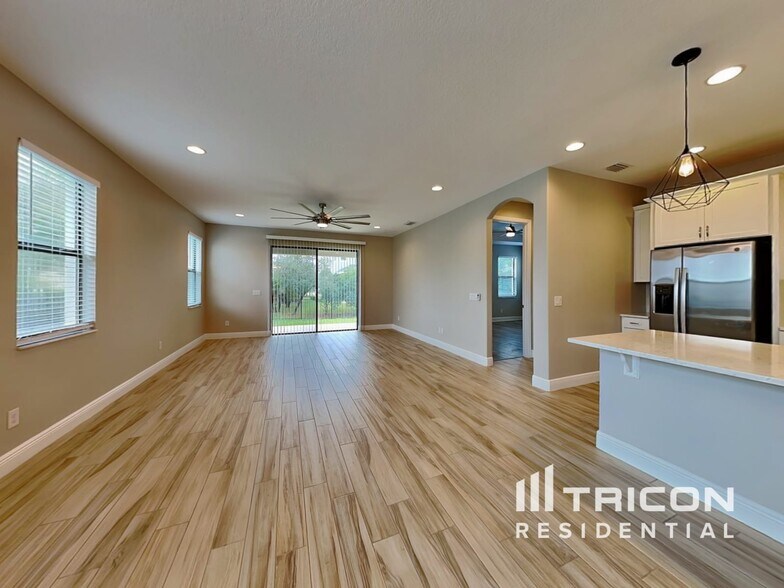 Building Photo - 3021 Casterton Dr