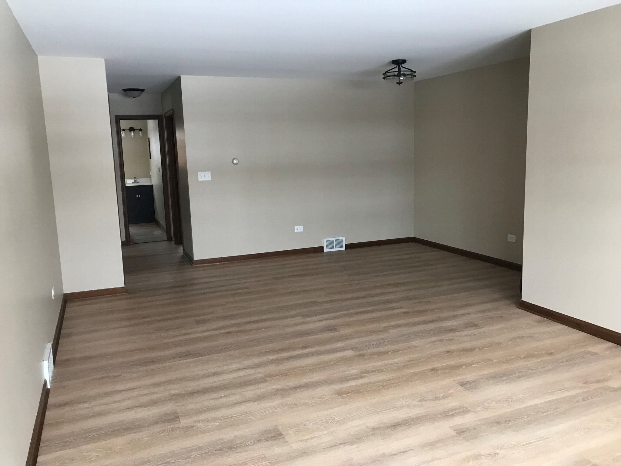 Dining Area - 654 Eletson Dr