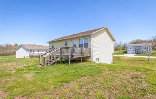 Building Photo - 621 Twin Valley Dr