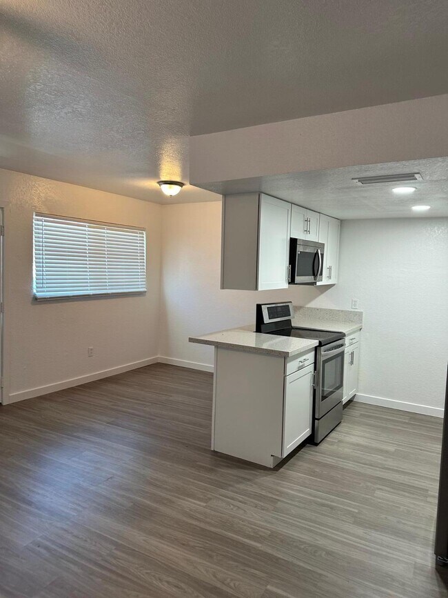 Building Photo - 16801 N 26th St