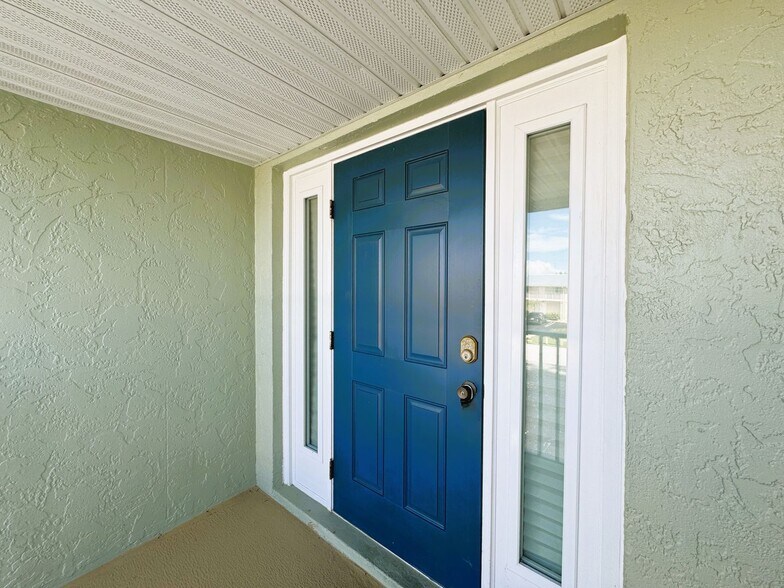Building Photo - 1400 Mineo Dr