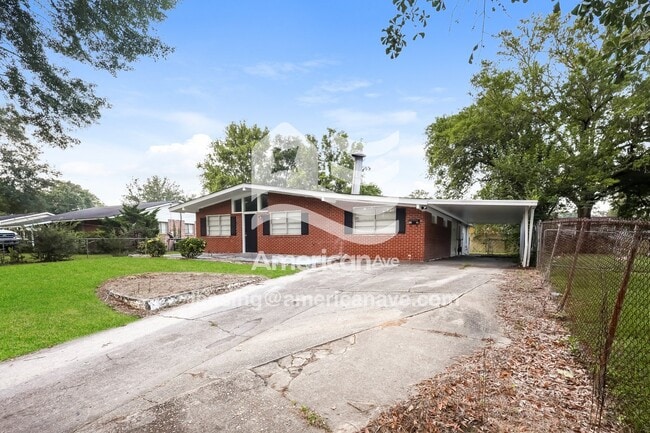 Building Photo - 2410 Broadmoor Dr