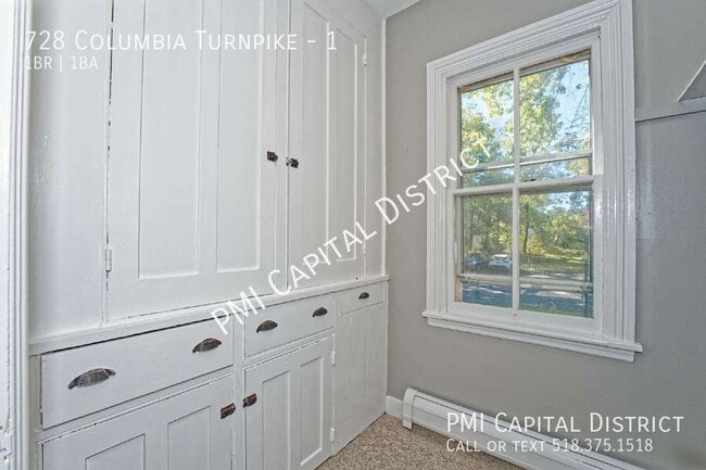 Building Photo - 728 Columbia Turnpike