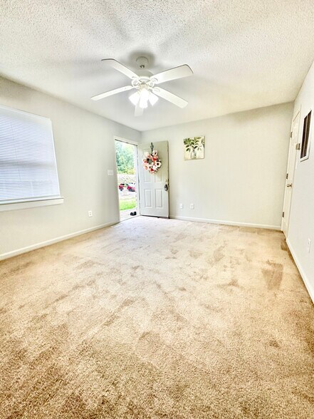 Primary Photo - 102 Carter Sells Rd