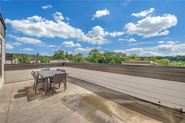 Building Photo - 860 Stonehill Ln