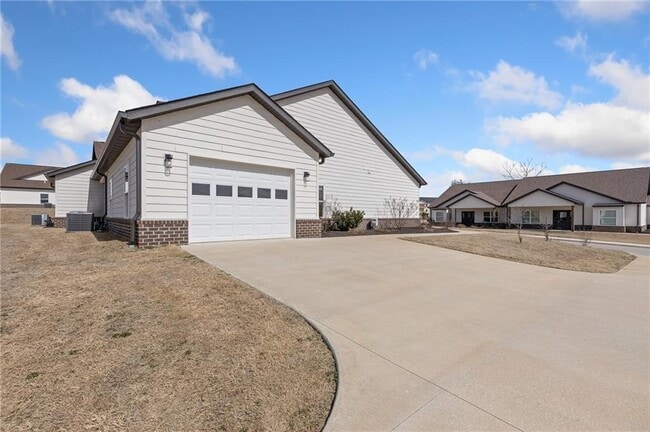 Building Photo - 51 Countryside Cir