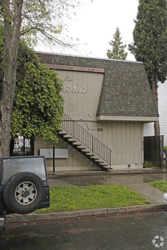 Building Photo - The Victoria