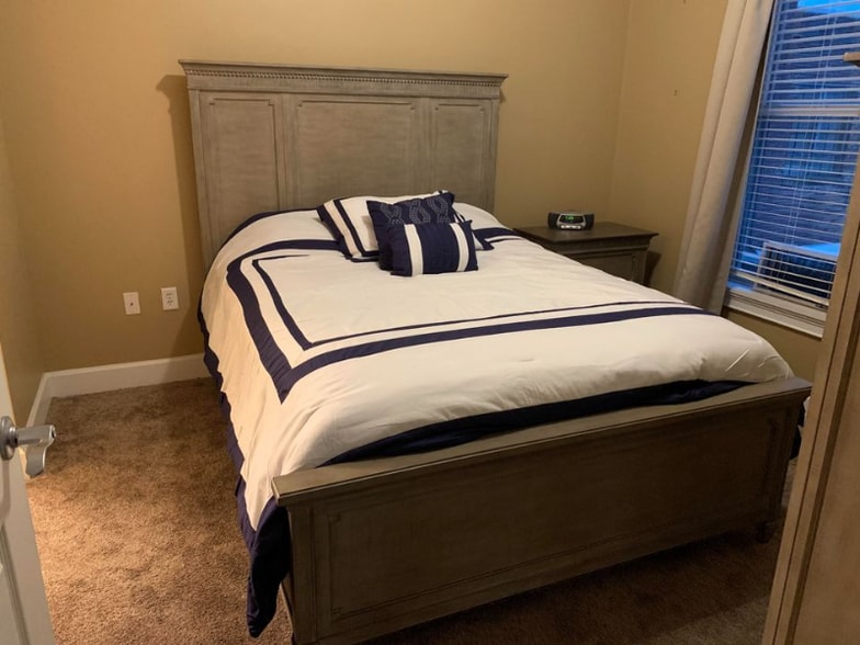 Building Photo - 1520 Main St