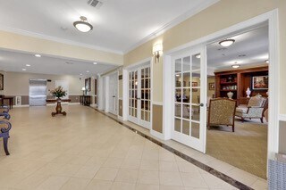 Building Photo - Canterbury Green Living