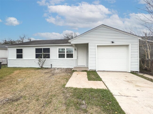Building Photo - 10602 Rosehaven Dr