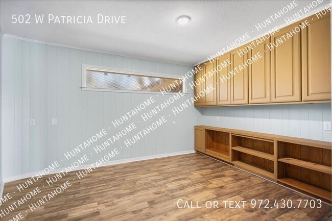 Building Photo - 502 W Patricia Dr