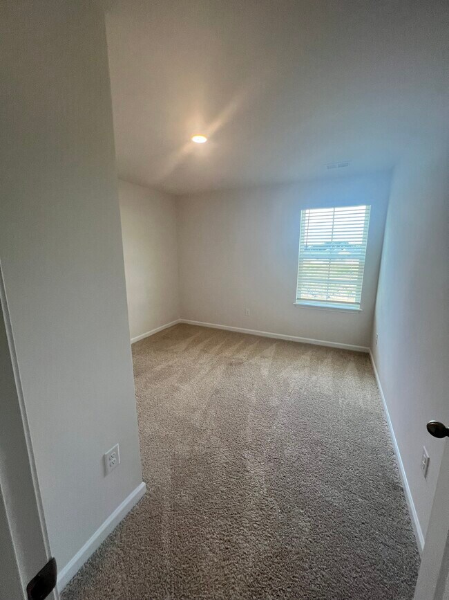 Building Photo - 591 Tochi Ct