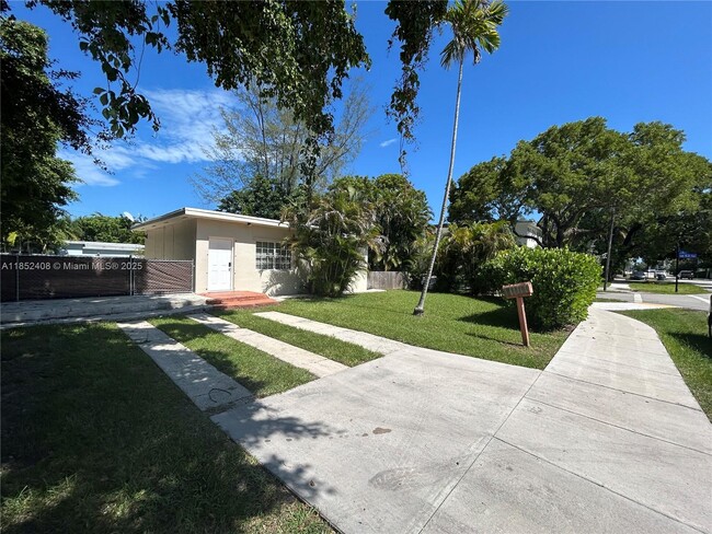 Building Photo - 5321 SW 67th Ave
