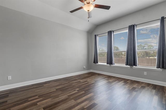 Building Photo - 1440 Lakeview Dr