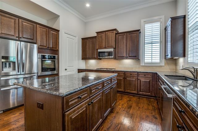 Building Photo - 2110 Helsminster Dr