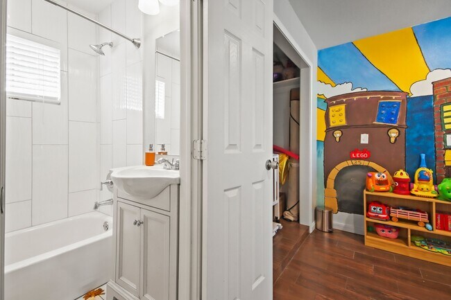 Building Photo - 5302 Treaschwig Rd