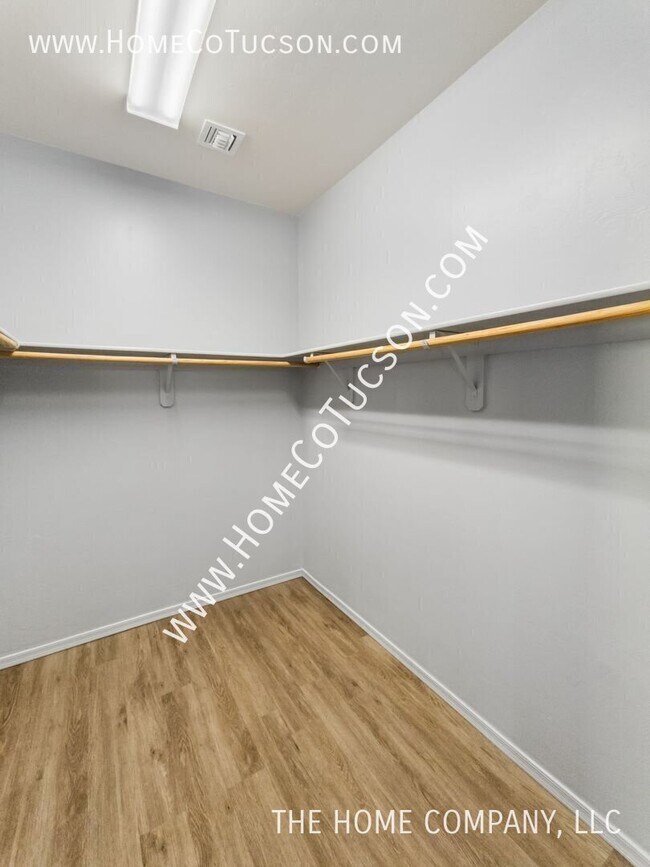Building Photo - 1628 W Gentle Brook Trail