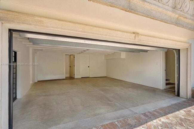 Building Photo - 287 Palm Ave