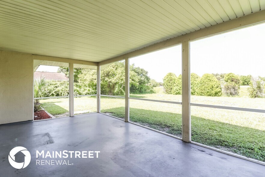 Building Photo - 3685 Avanti Cir