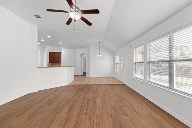 Building Photo - 18717 Deep Water Dr