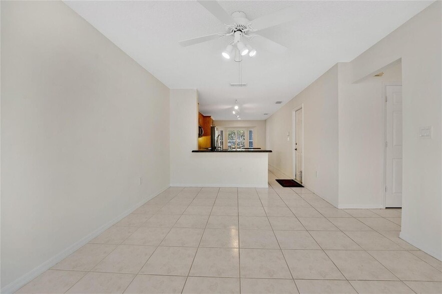 Building Photo - 1840 Sweetbay Way