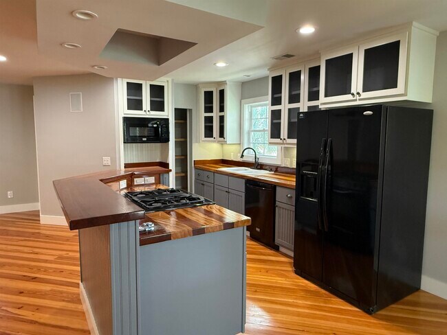 Building Photo - 1708 25th Ave N