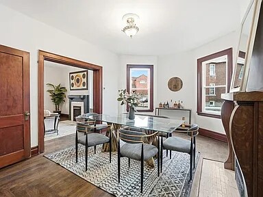 Building Photo - 402 E 18th St