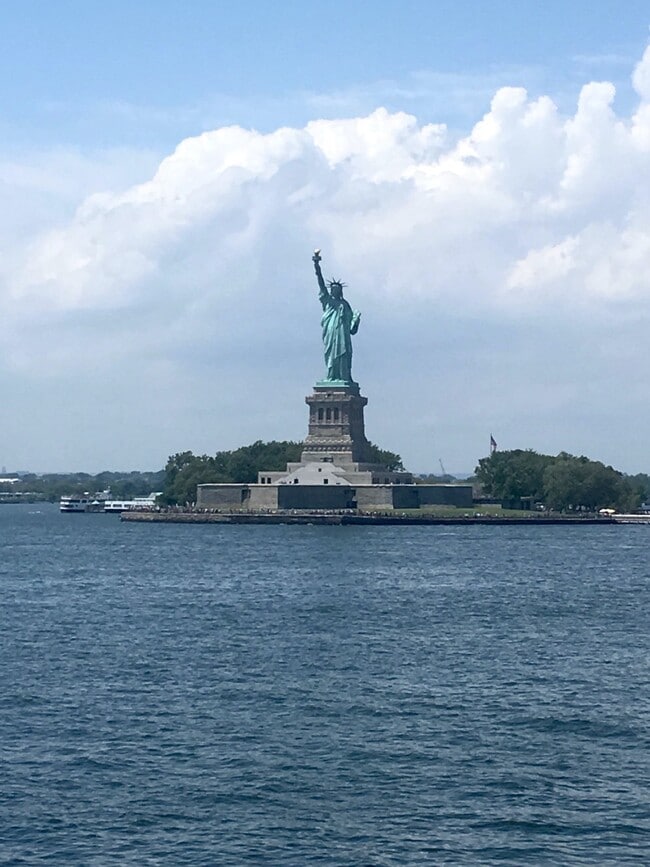 Building Photo - 171 Van Buren St