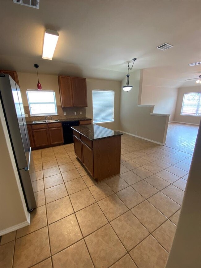 Building Photo - 2307 Paradise Ridge Dr