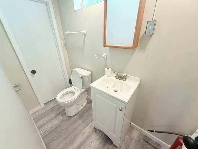 Building Photo - Renovated 4-Bedroom Home – We Welcome Sect...