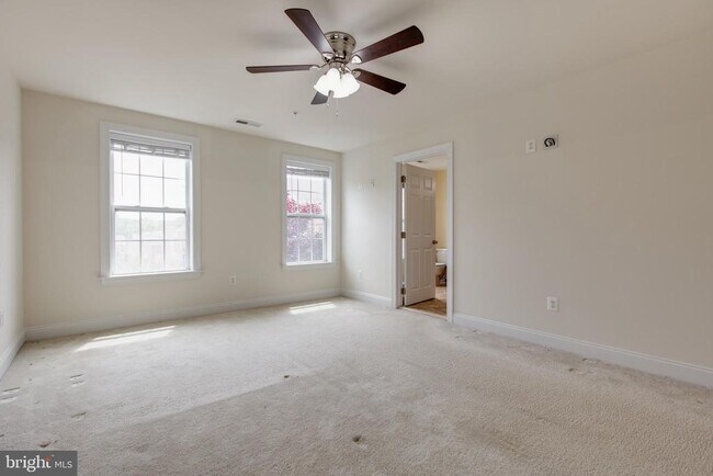 Building Photo - 7631 Elmcrest Rd