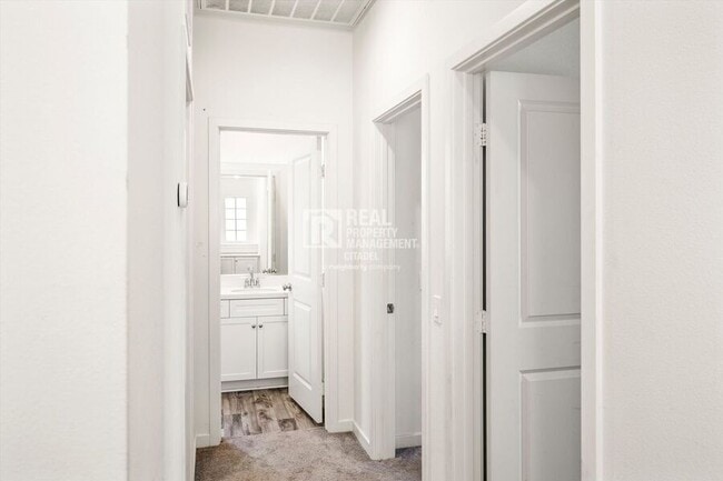 Building Photo - 1604 Armijo Pl
