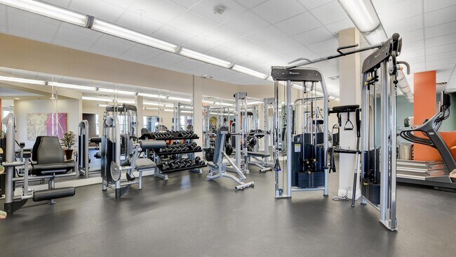 Building Photo - 818 E Flamingo Rd
