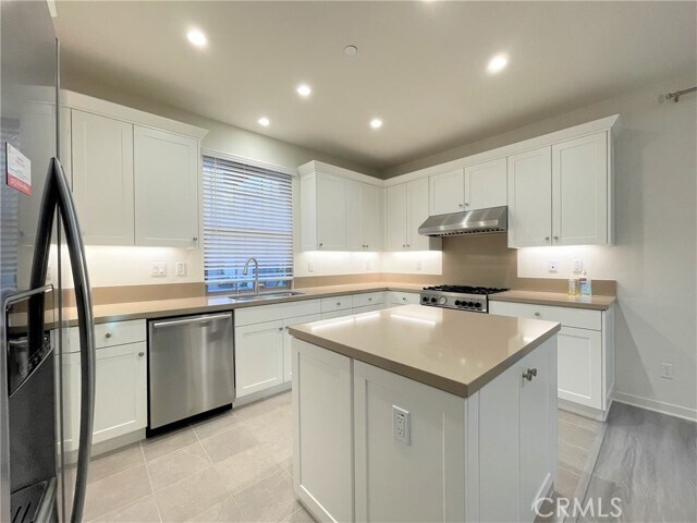 Building Photo - 119 Messenger