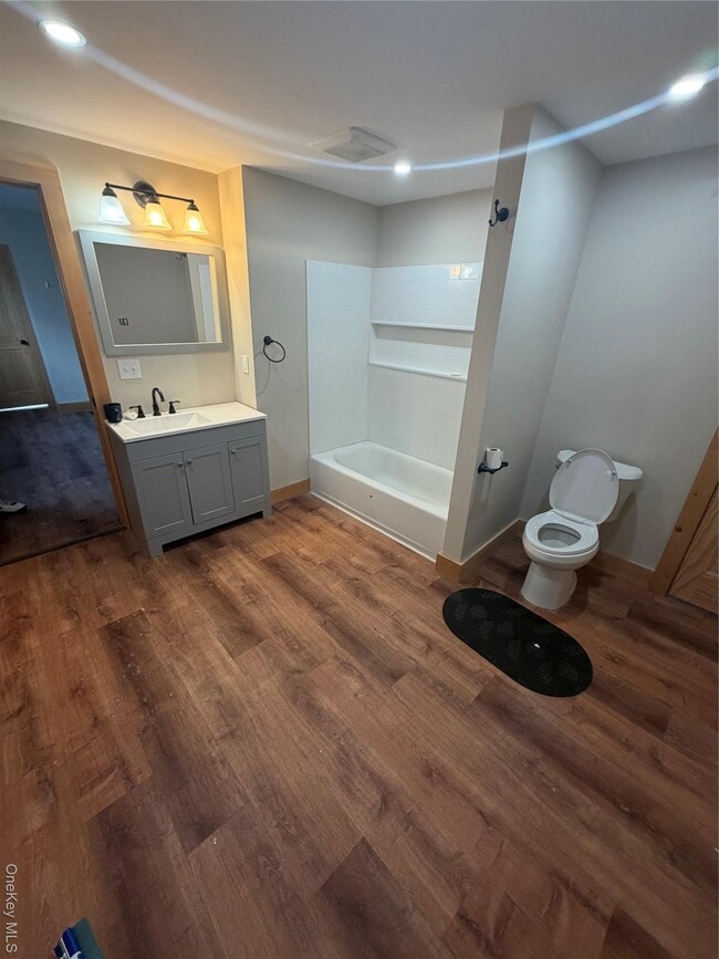 Building Photo - 80 Old Glenham Rd