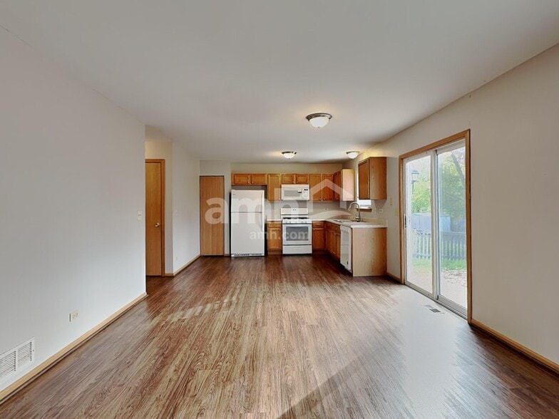 Building Photo - 233 E Cobbler Ct